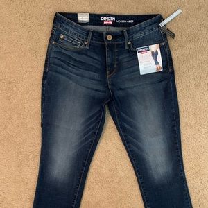 NWT Denizen Levi’s Crop Jeans 8